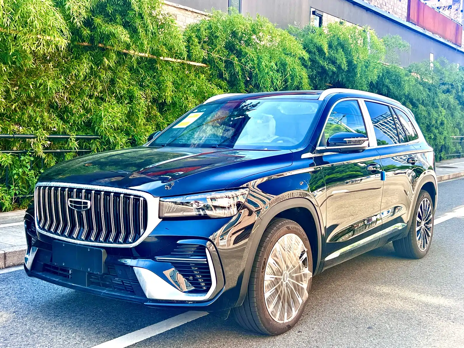 Фото 1 - Geely Monjaro