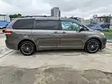 Photo 8 - Toyota Sienna