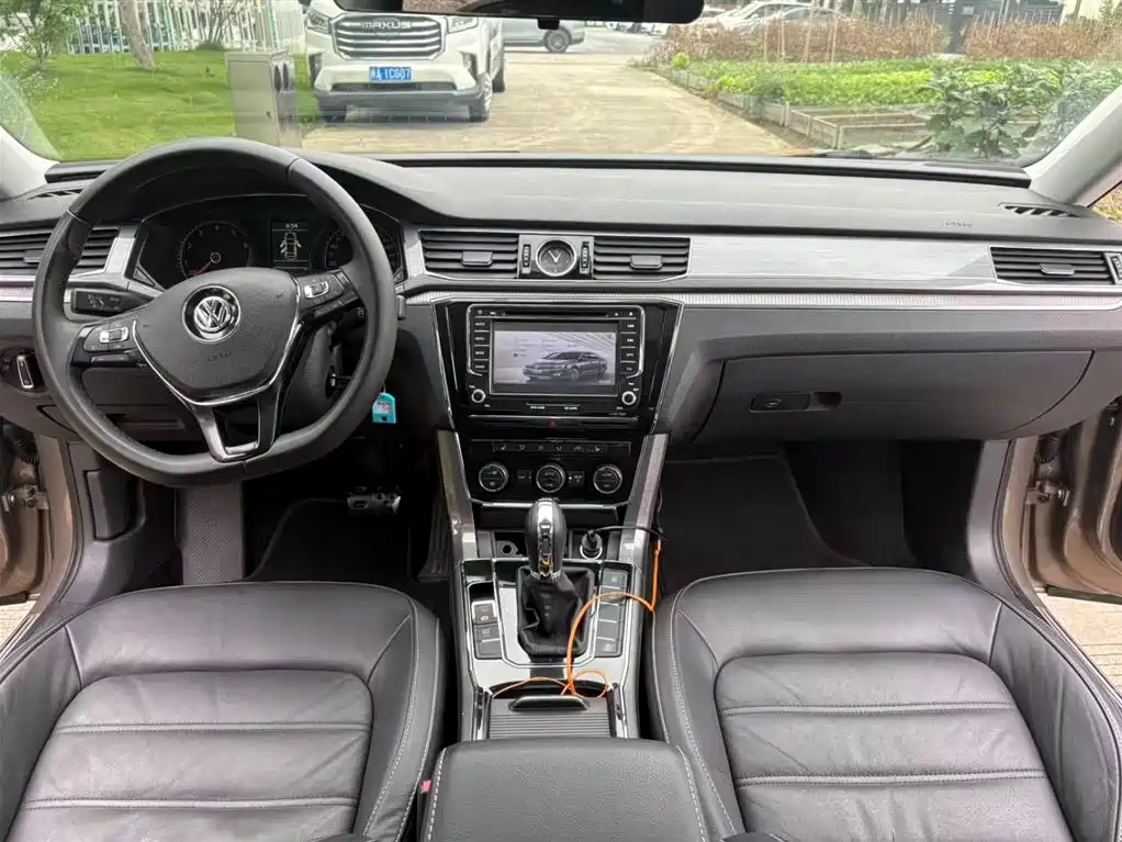 Volkswagen Passat 2016 280TSI DSG Honor Edition фото 5