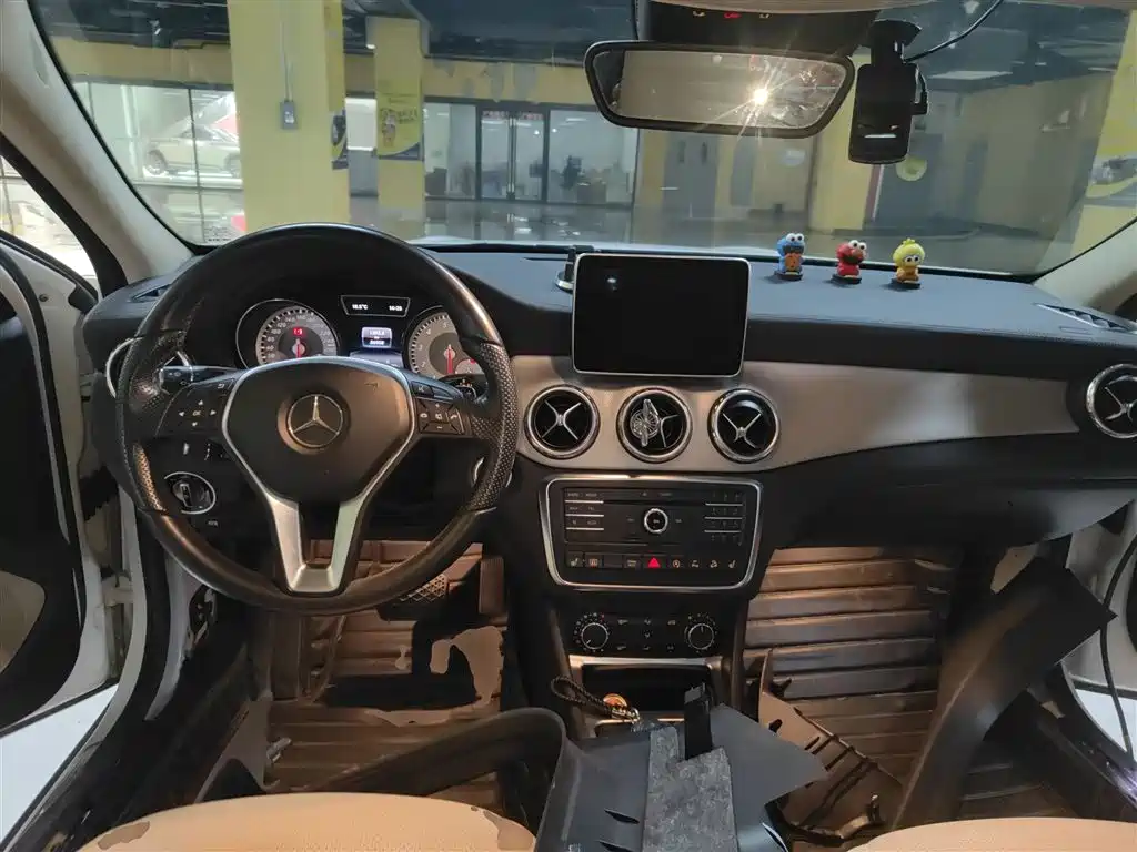 Mercedes-Benz GLA 2015 GLA 220 4MATIC Luxury фото 10