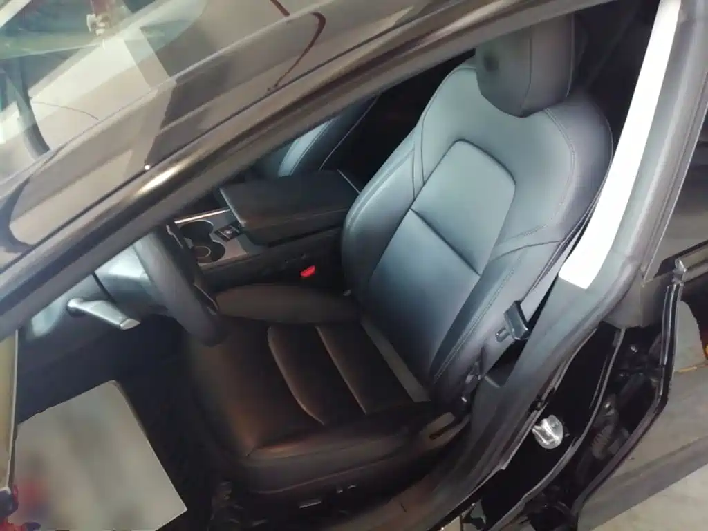 Фото 15 - Tesla Model 3