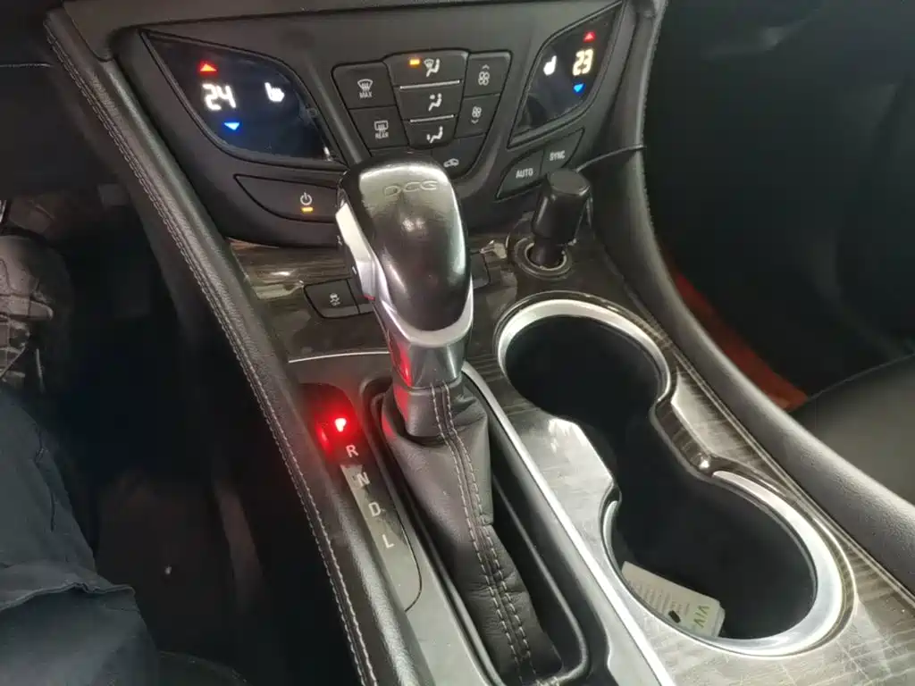 Фото 14 - Buick Envision Plus