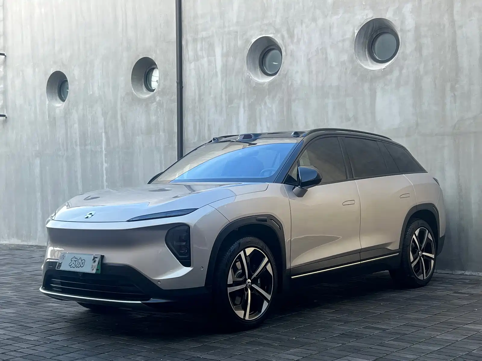 Фото 1 - NIO ES7