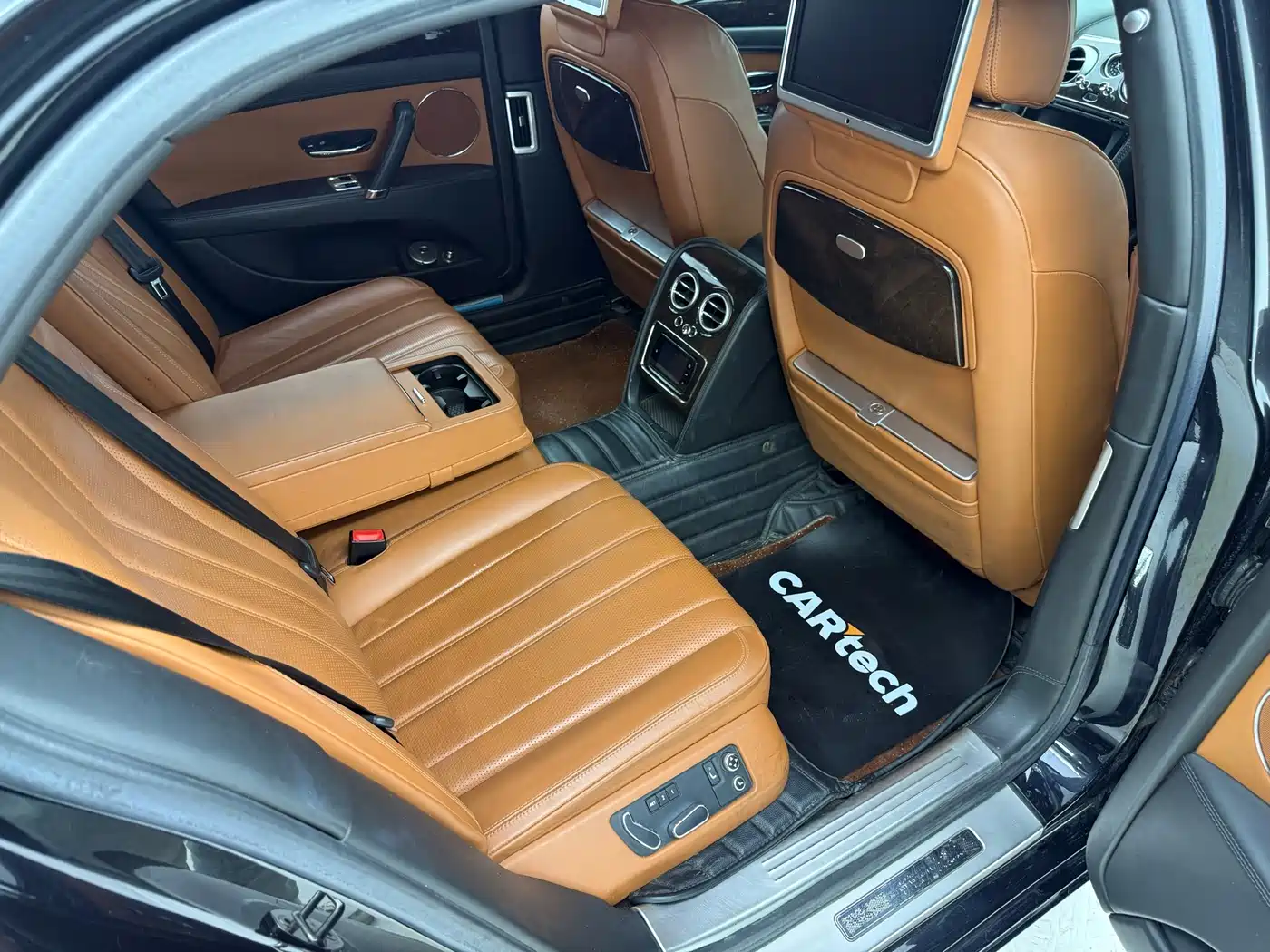 Photo 14 - Bentley Flying Spur
