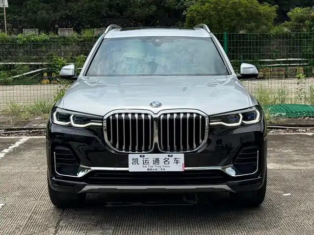 BMW X7 xDrive40i, Премиум, пакет Люкс