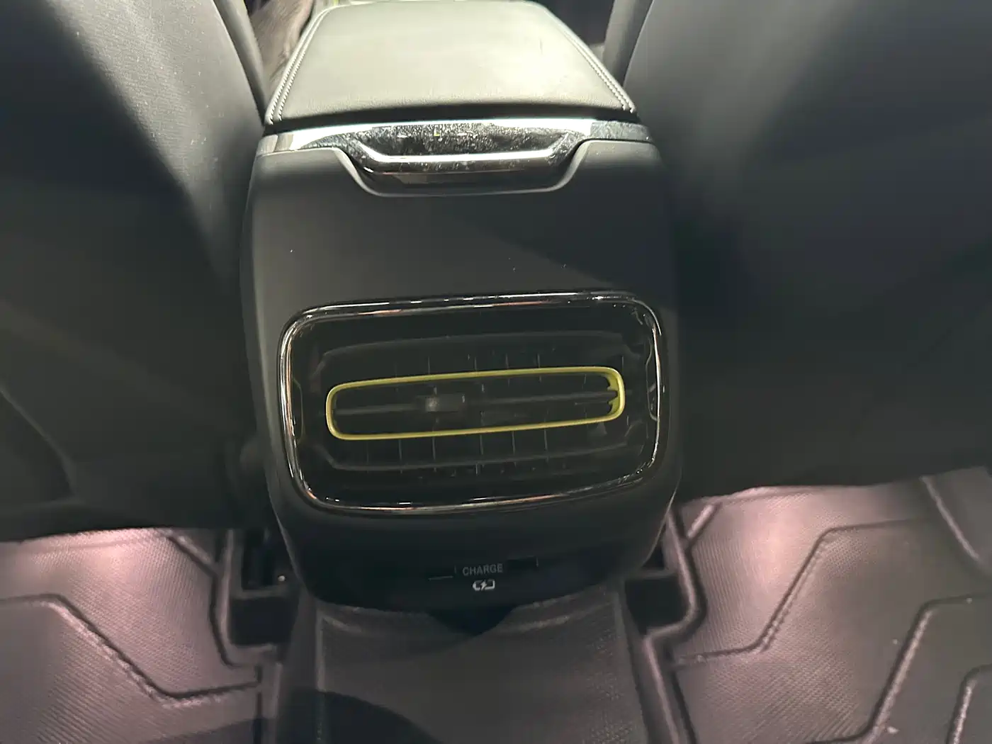 Lynk & Co 03 2021 03+ 2.0TD Auto Performance Package Edition фото 18