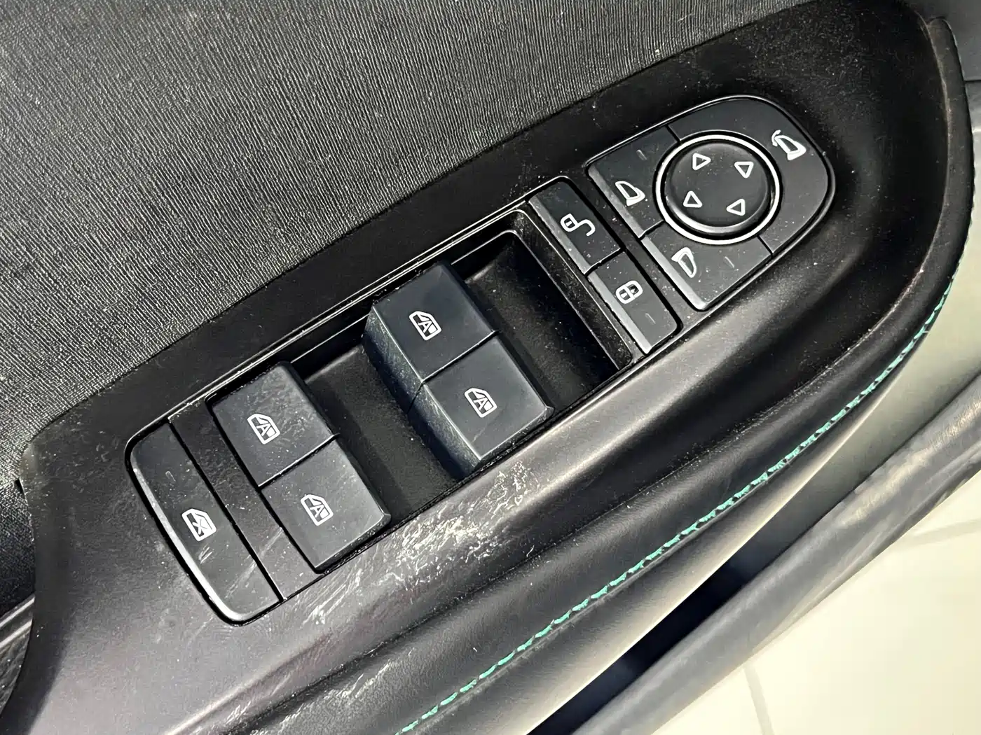 BYD Dolphin 2024 Glory Edition 401km Knight Edition фото 14