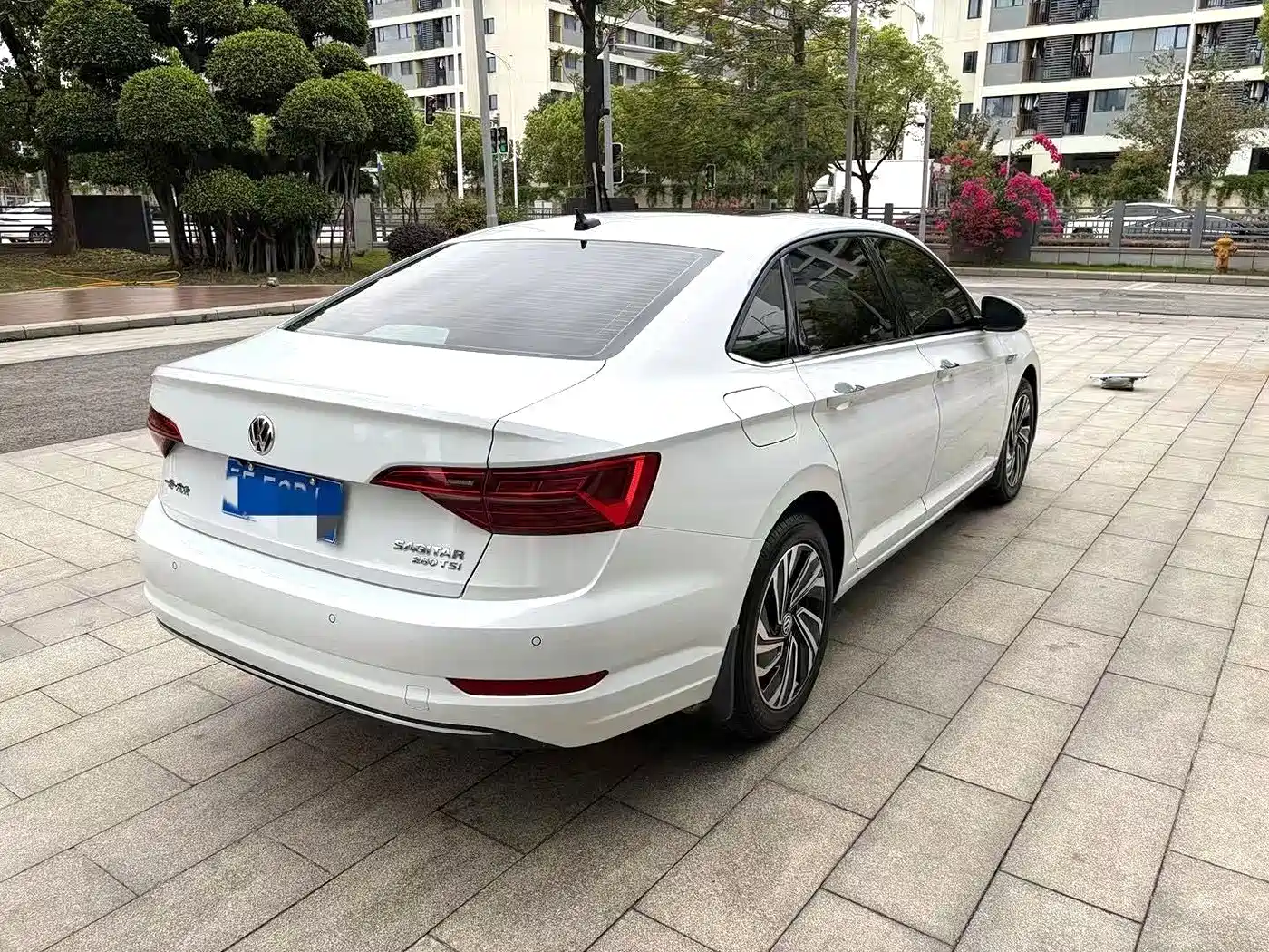Volkswagen Sagitar 2022 280TSI DSG Surpassing Edition фото 9