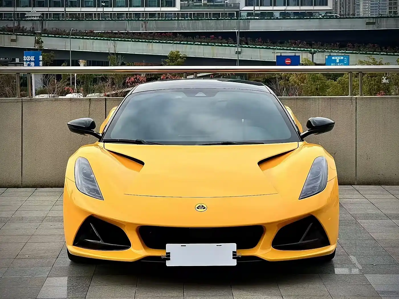 Lotus Cars EMIRA 2021 2.0T DCT First Edition фото 2