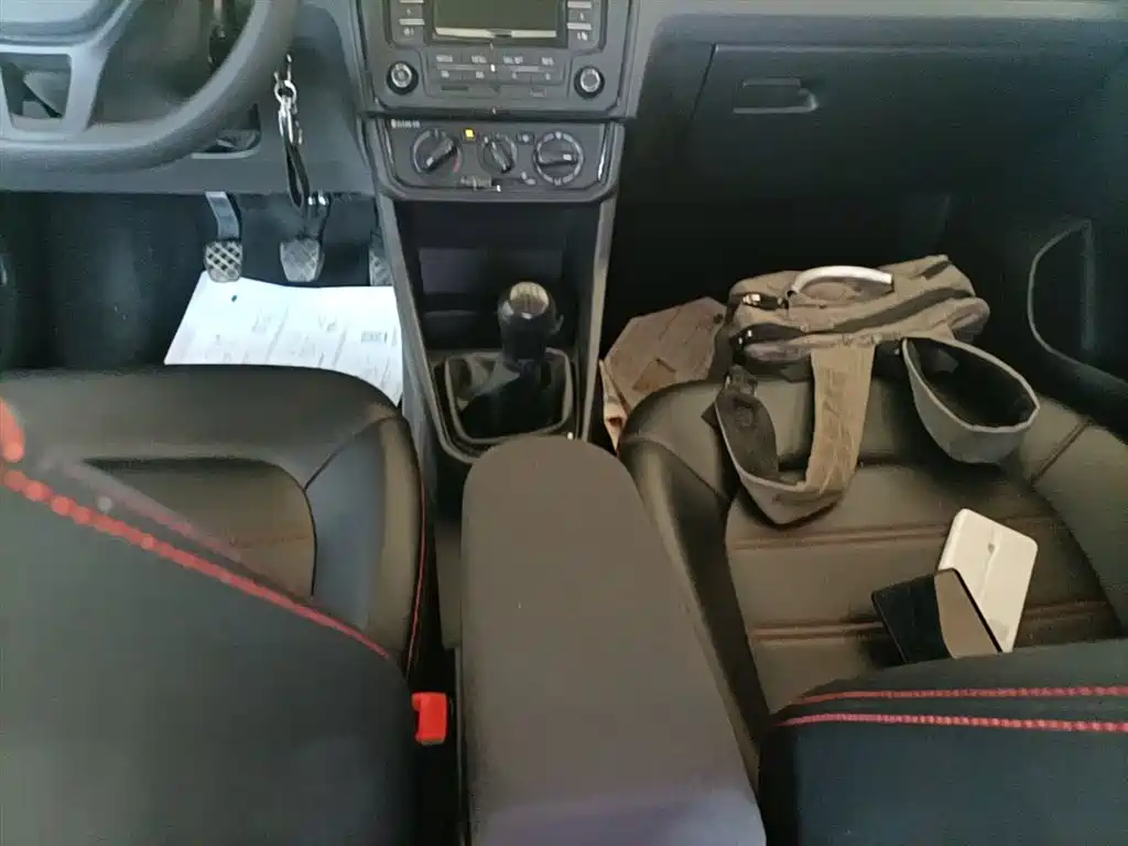 Volkswagen Jetta 2019 Dream Edition 1.4L Manual Fashion фото 14
