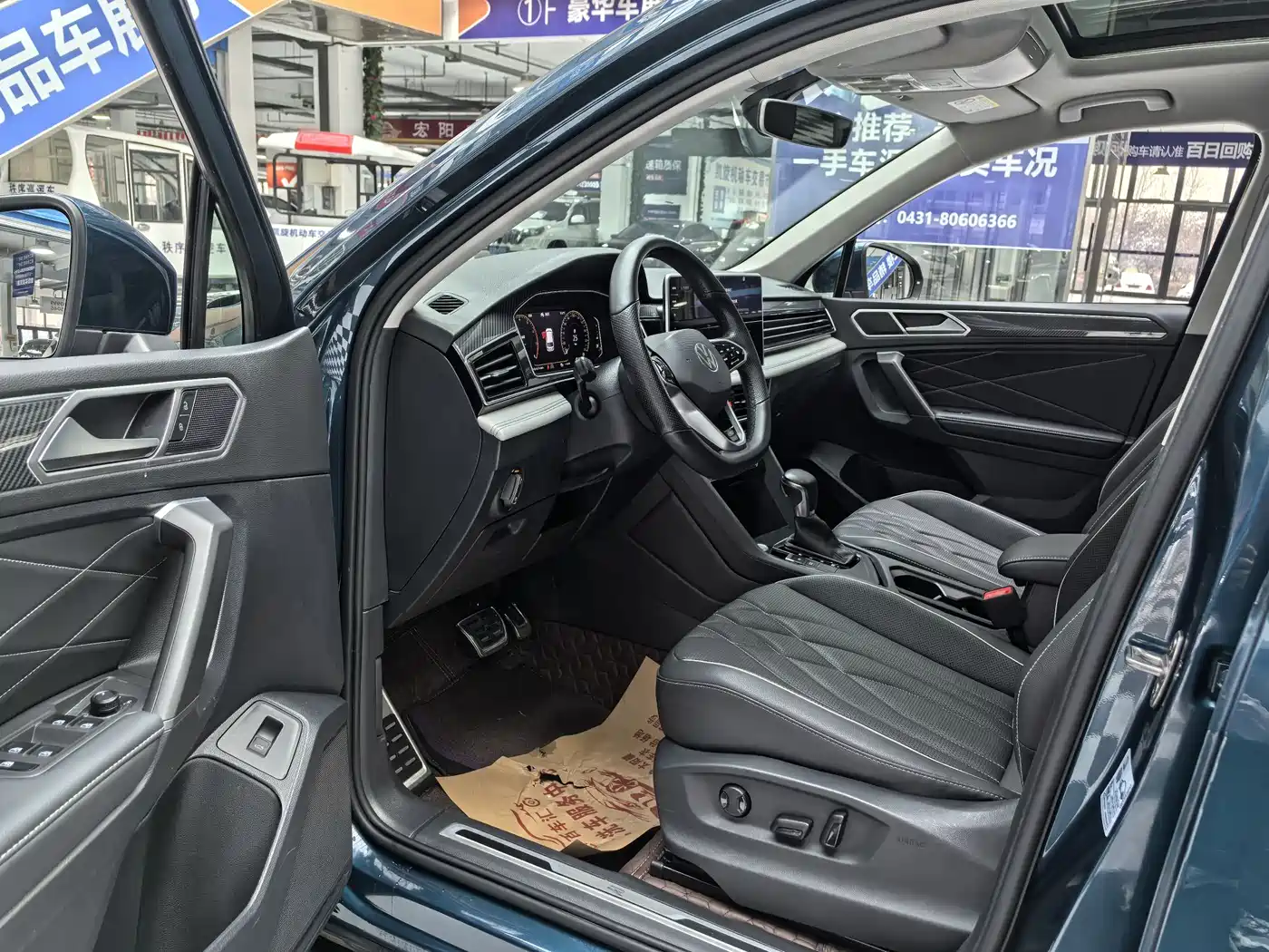 Volkswagen Tiguan L 2022 330TSI Auto 2WD R-Line Premium Edition фото 9