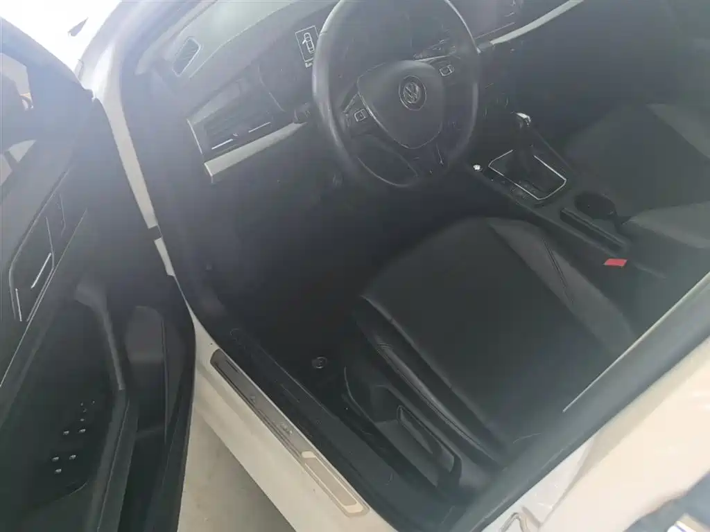 Volkswagen Lavida 2019 1.5L Automatic Comfort Edition China VI фото 16
