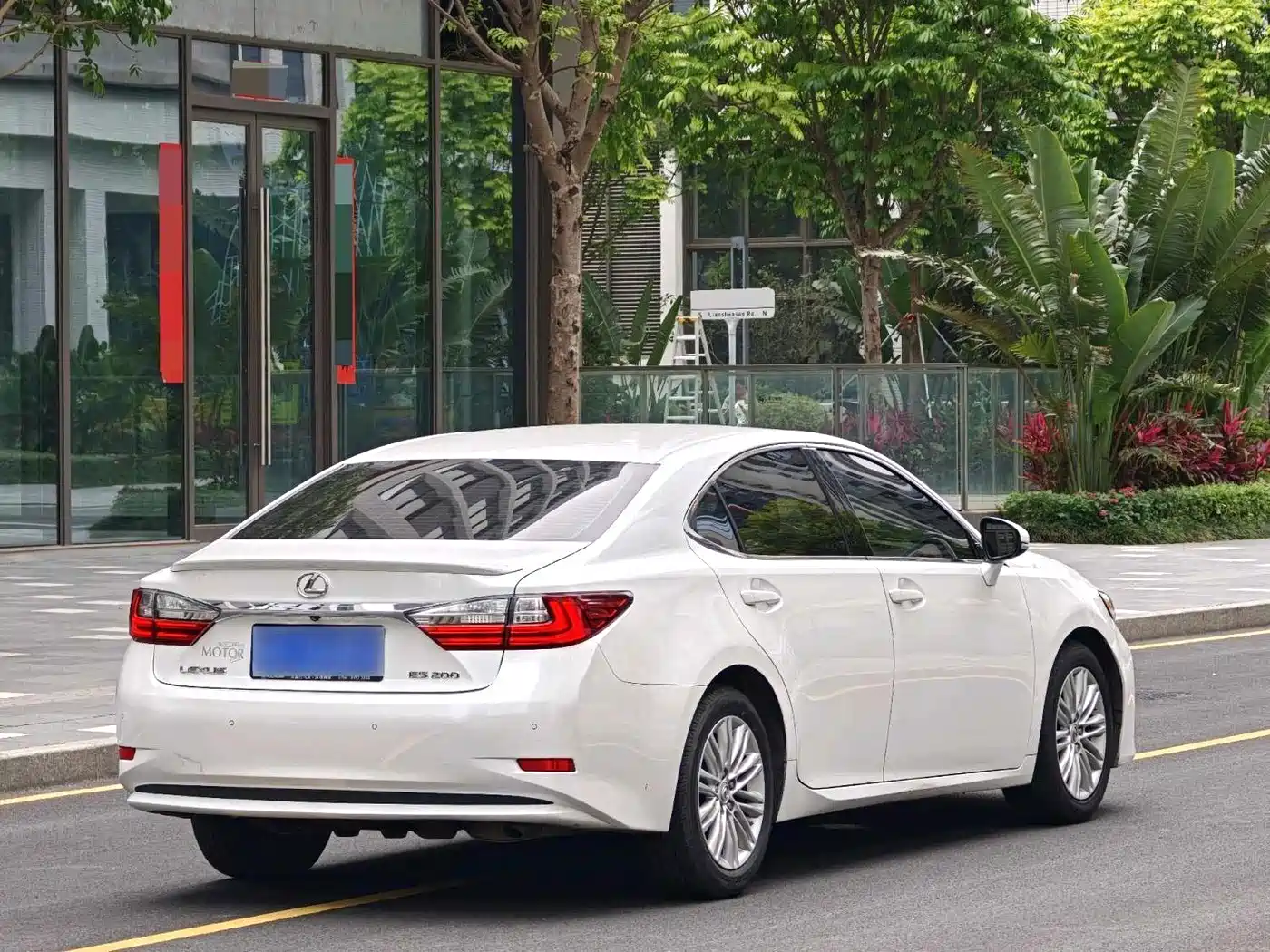 Lexus ES 2015 200 Elite Edition фото 8