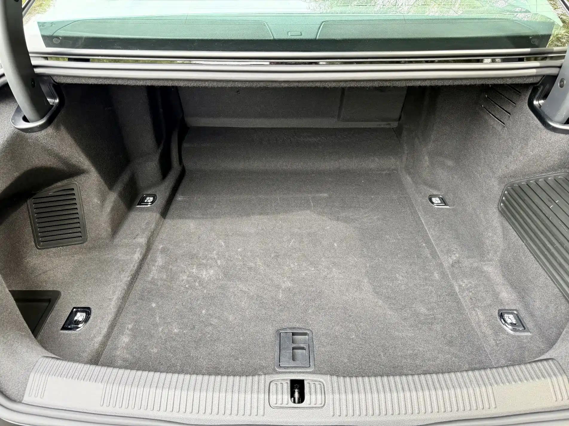 Фото 17 - Audi A8