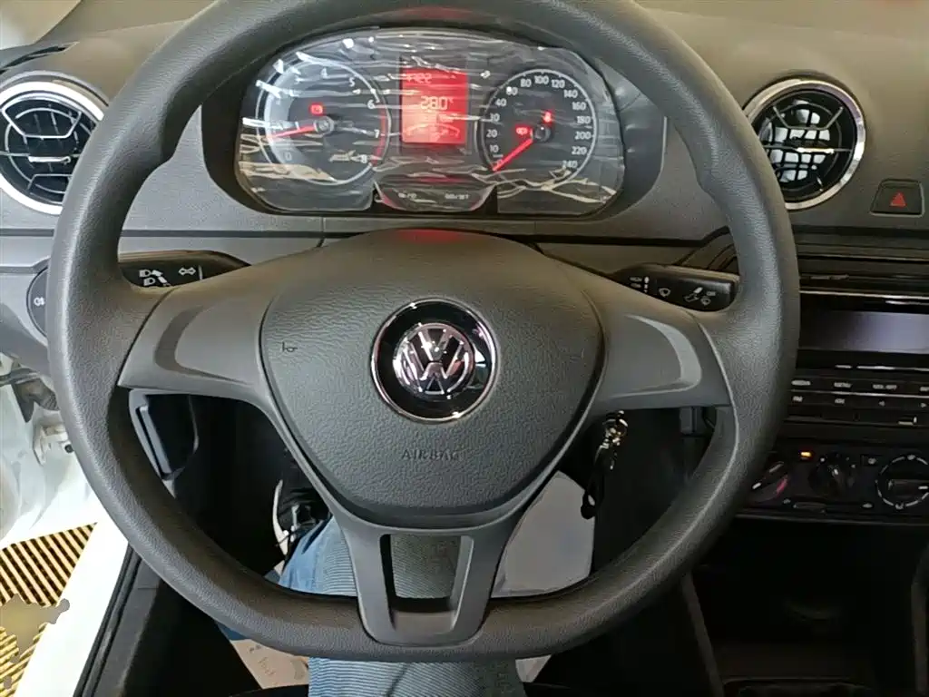 Volkswagen Jetta 2019 Dream Edition 1.4L Manual Fashion фото 11