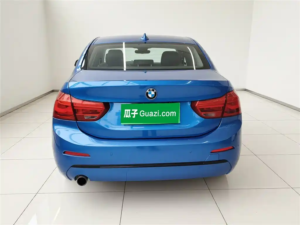 BMW 1 Series 2018 118i Sport Edition фото 6