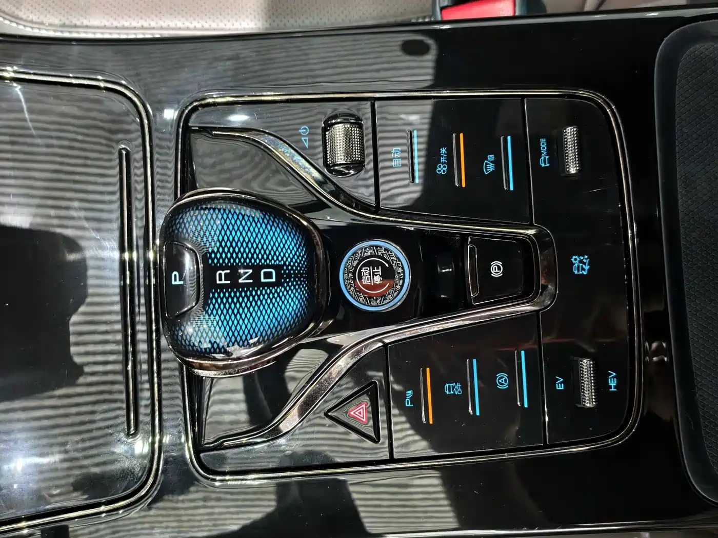 BYD Han 2023 DM-i Champion Edition 121KM Honor фото 20
