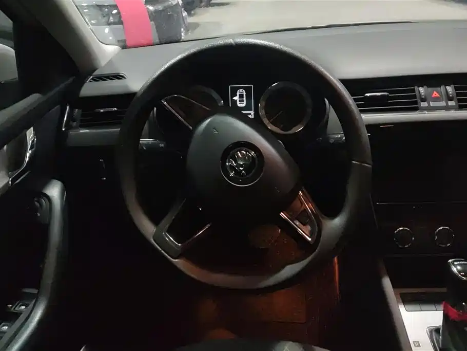 Škoda Octavia 2019 1.5L Automatic Smart Luxury China VI фото 15