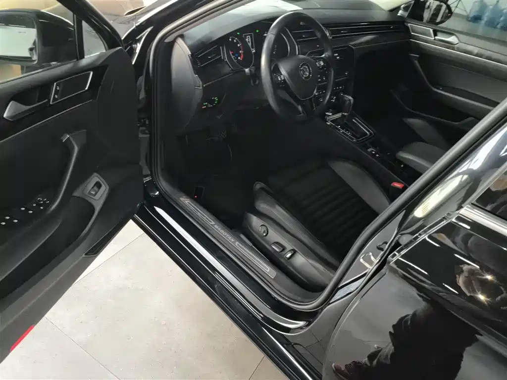 Volkswagen Magotan 2019 330TSI DSG Luxury Class China VI фото 16
