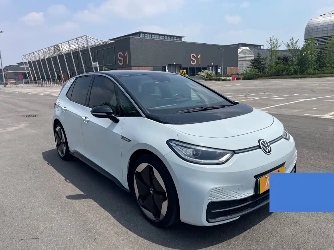 Volkswagen ID.3 2023 Ultimate Smart Edition фото 2