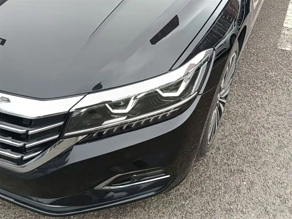 Volkswagen Passat 2019 330TSI Luxury Edition China VI фото 23