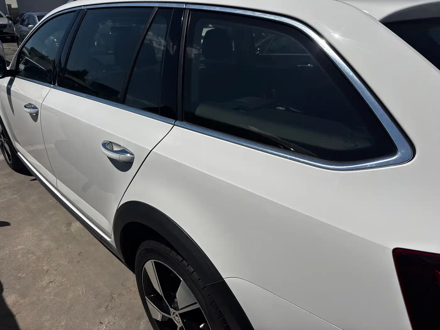 Škoda Octavia 2018 Model Wagon TSI280 DSG Luxury Edition фото 9