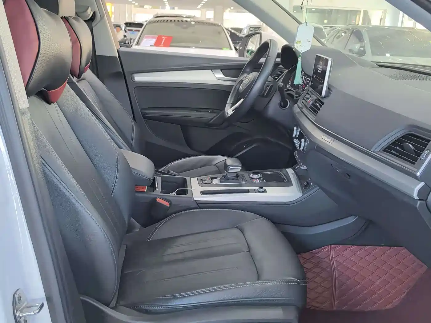 Audi Q5L 2020 Facelift 40 TFSI Honor Fashion фото 12