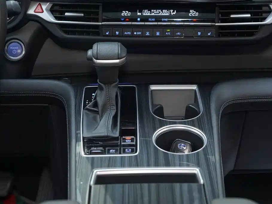Toyota Sienna 2021 2.5L Hybrid Premium Edition фото 14