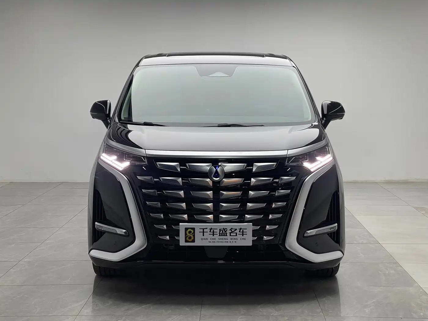 Denza D9 2026 2024 DM-i 980 AWD Premium