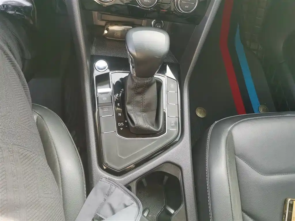 Volkswagen Tiguan L 2021 330TSI Automatic 2WD Smart фото 6