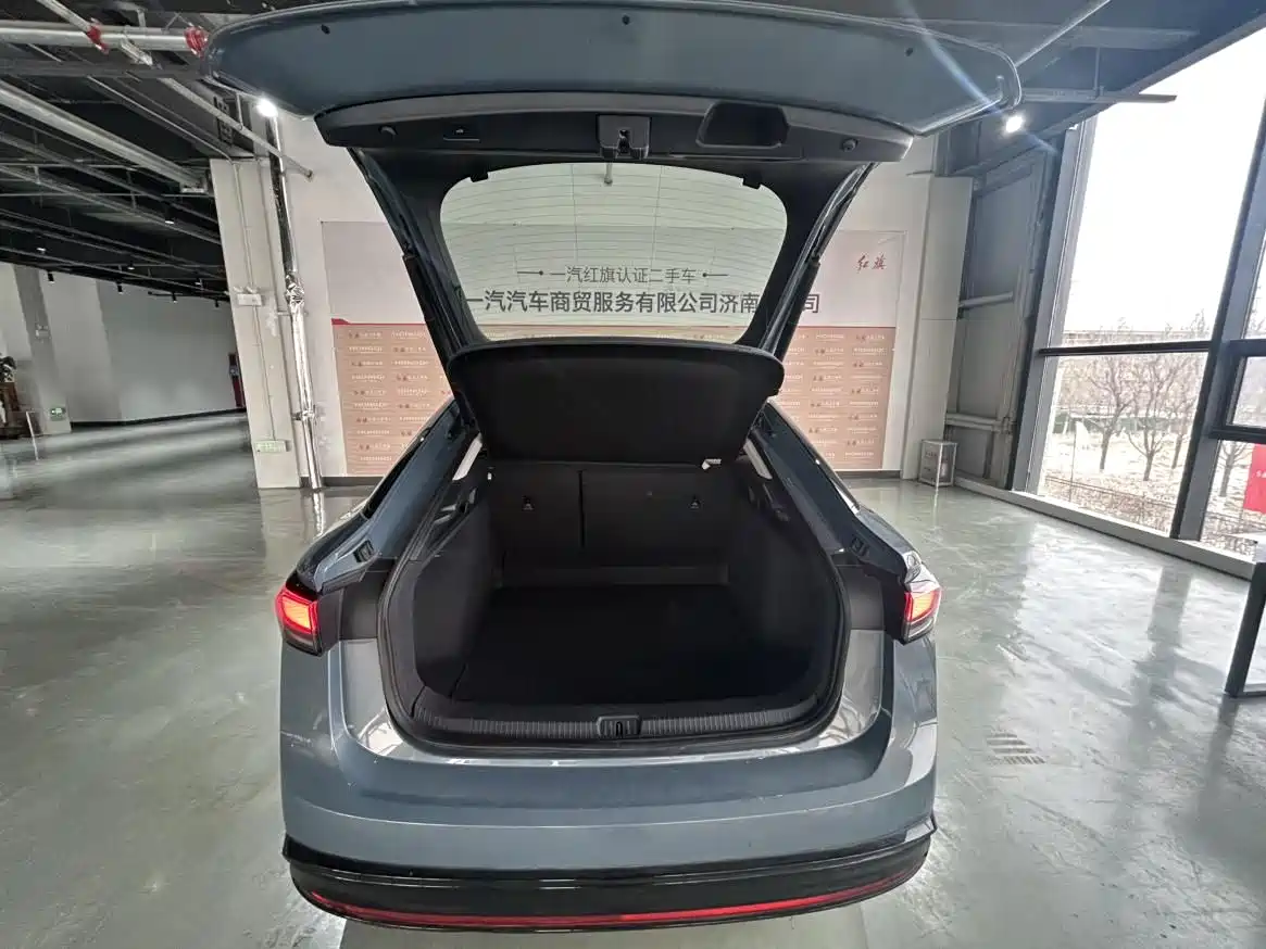 VOLKSWAGEN ID.7 VIZZION