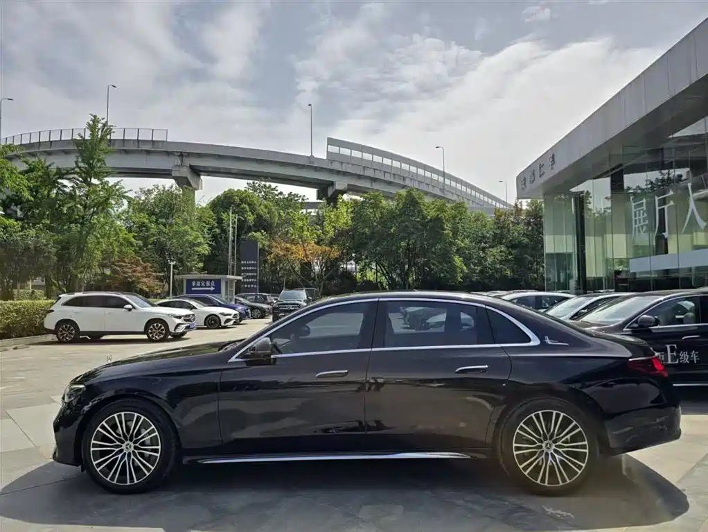 Mercedes-Benz E-Class 2024 Model E 300 L Luxury фото 6