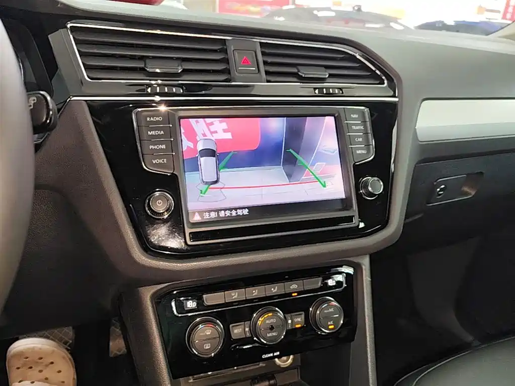 Volkswagen Tiguan L 2018 330TSI Automatic 2WD Comfort Edition фото 13