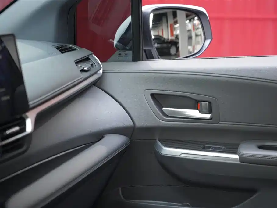 Toyota Sienna 2021 2.5L Hybrid Premium Edition фото 19