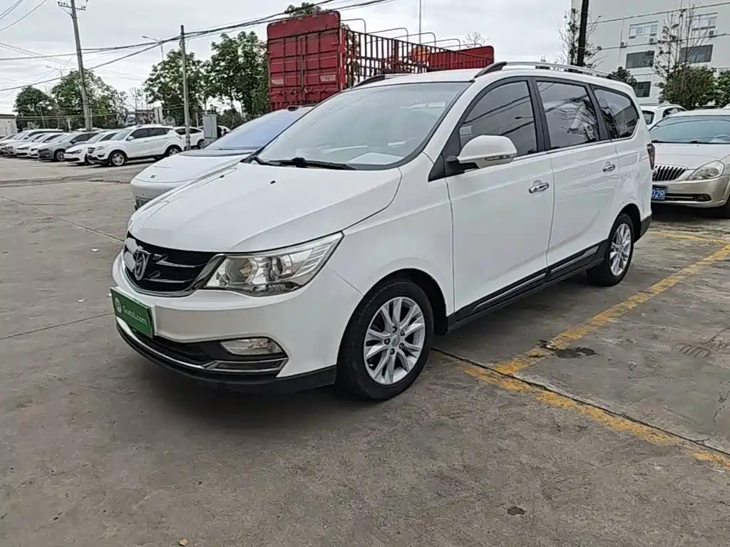Фото 2 - Baojun 730