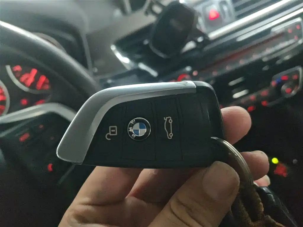 BMW X1 2018 xDrive20Li Premium Model фото 11