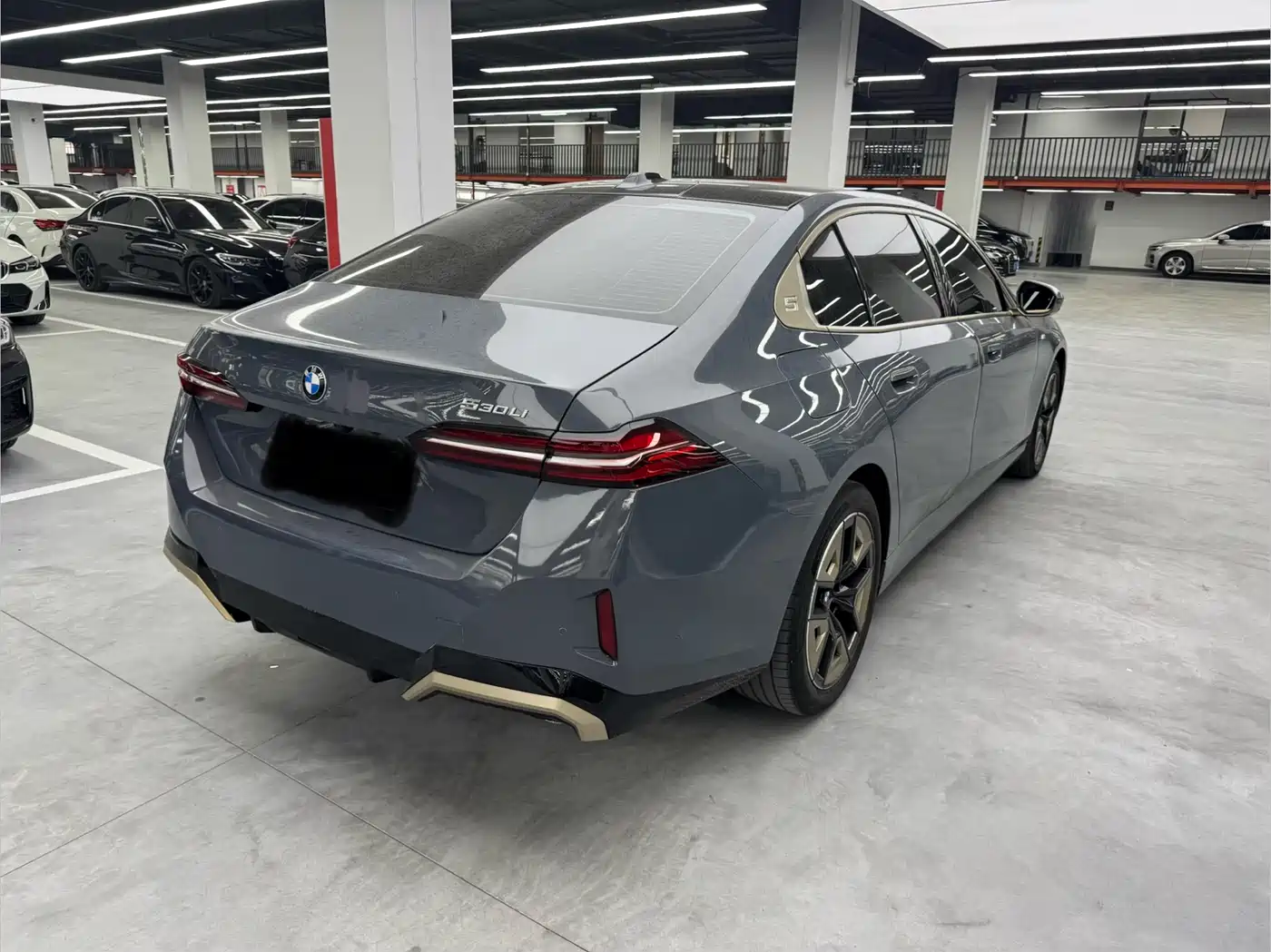 BMW 5 Series 2024 530Li Leading M Sport Package фото 15