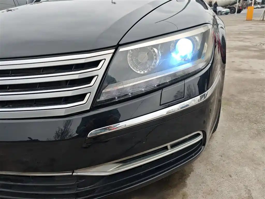 Volkswagen Phaeton 2012 3.0L Elite Custom фото 24