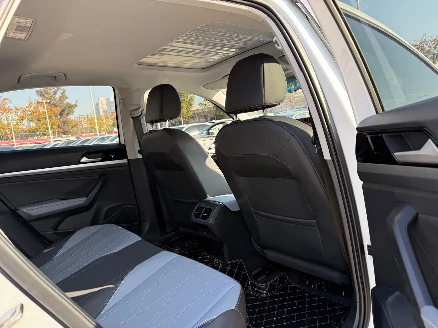 Volkswagen Lavida 2024 Model 1.5L Automatic Starlight 5 Million Edition фото 14