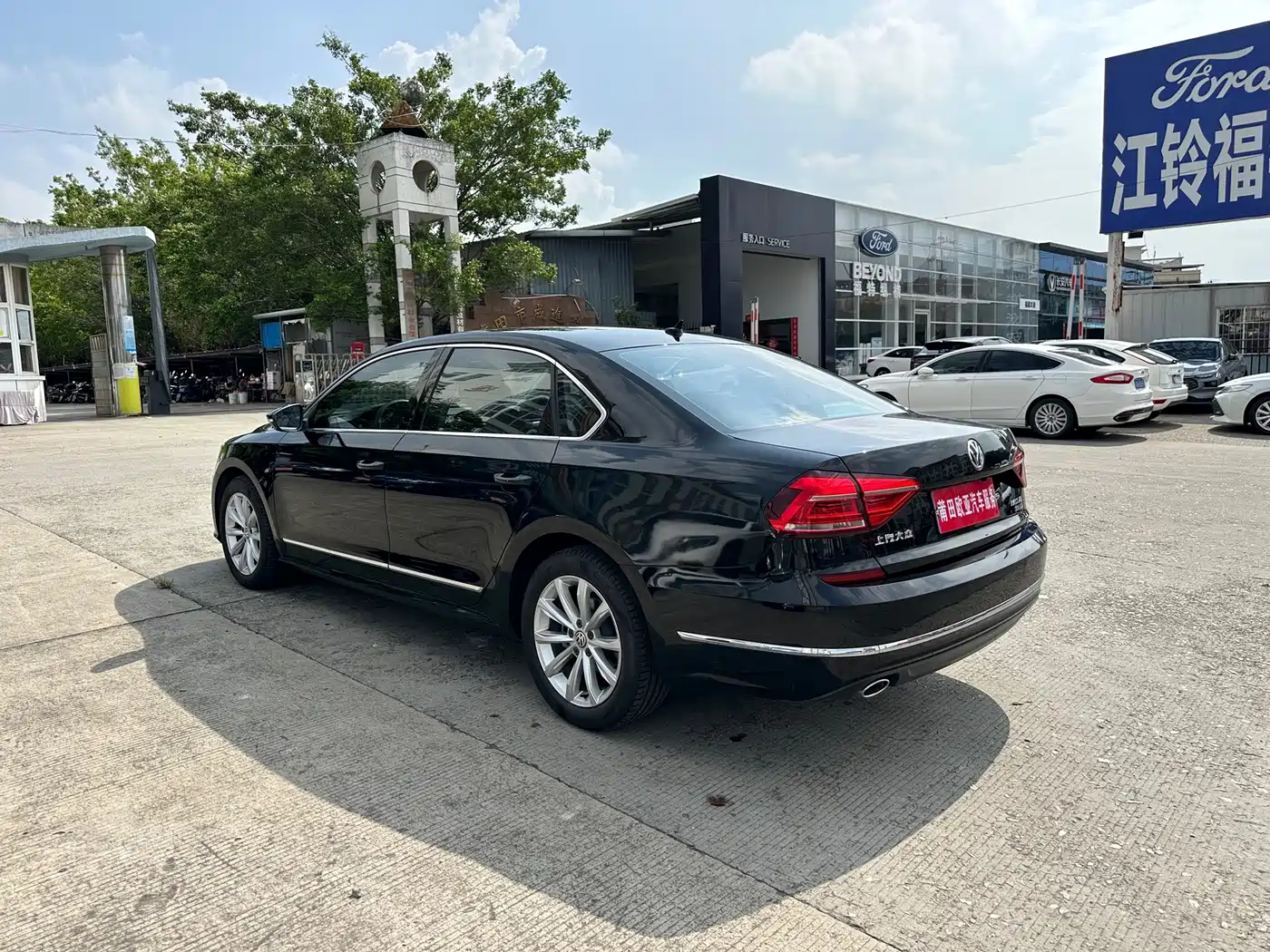 صورة 6 - Volkswagen Passat