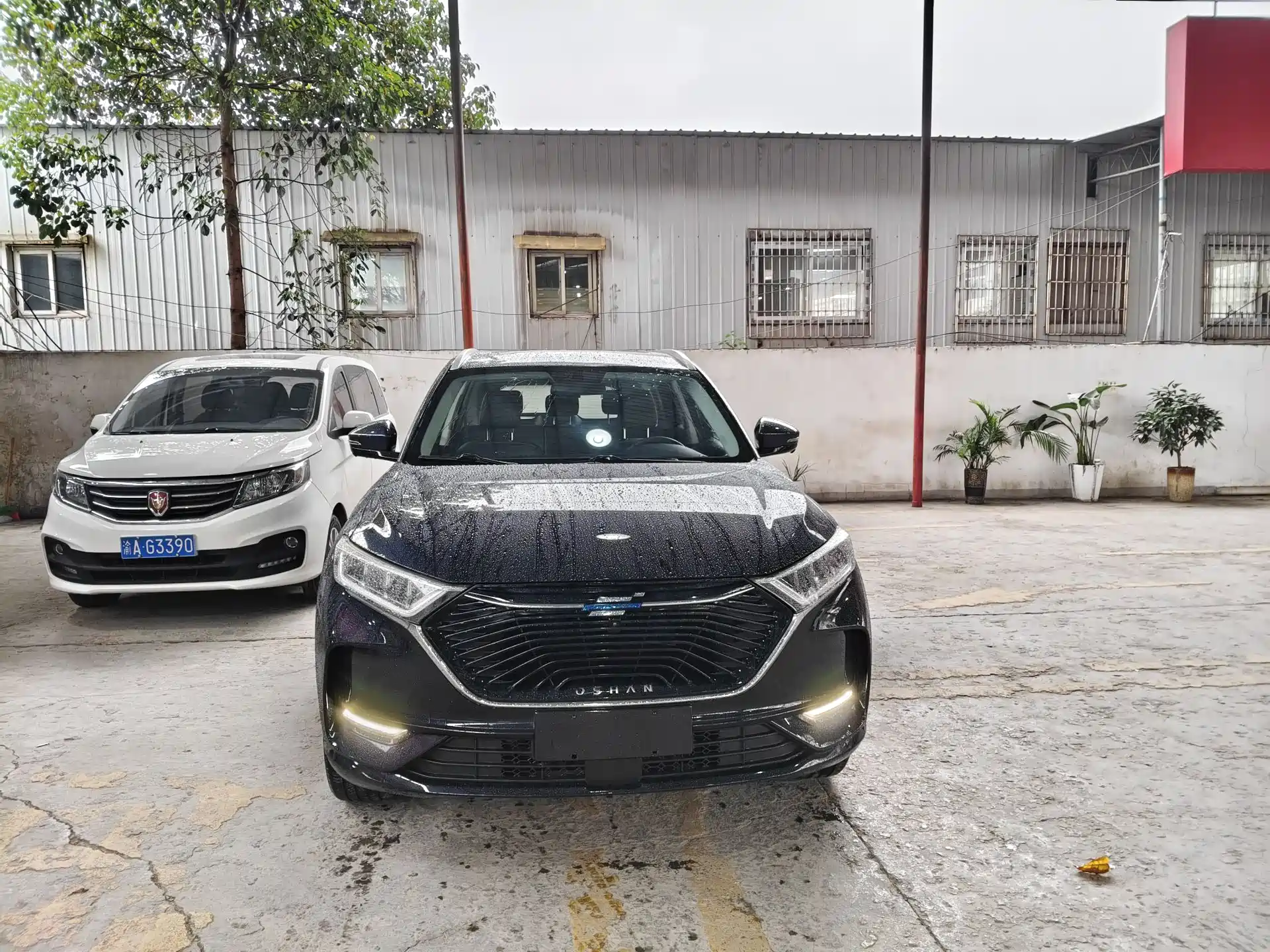 Photo 2 - Changan Oshan X7