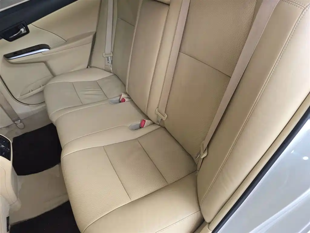 Toyota Camry 2016 2.0G 10th Anniversary Leading Edition фото 17