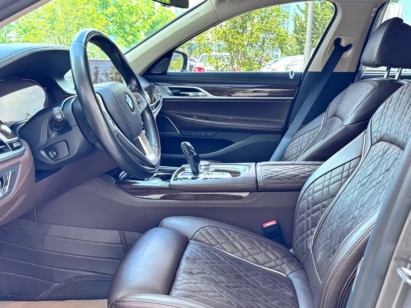 Фото 4 - BMW 7 Series