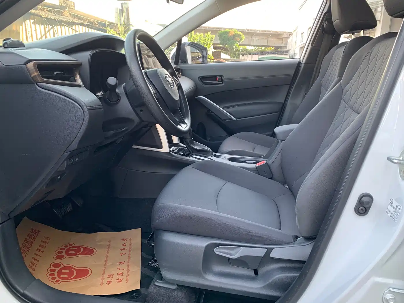 Toyota Corolla Cross 2024 2.0L Smart Hybrid Dual Engine Pioneer Edition фото 4