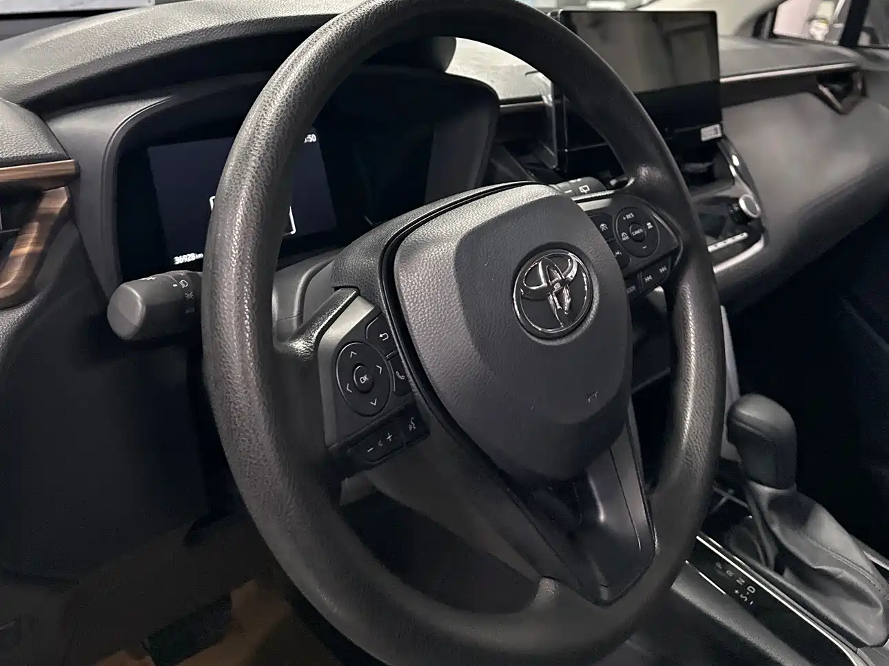 Toyota Corolla Cross 2024 2.0L Smart Hybrid Dual Engine Pioneer Edition фото 13