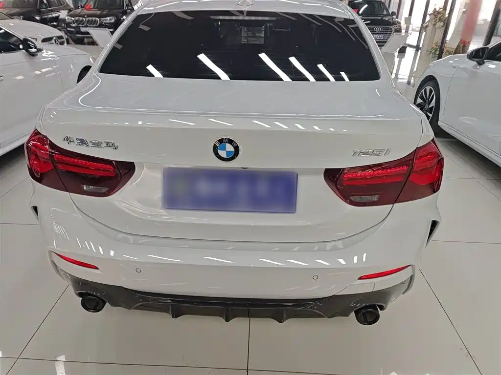 BMW 1-SERIES
