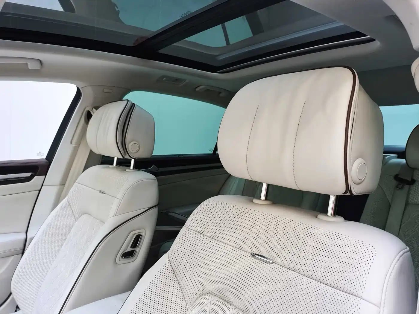 Volkswagen Phideon 2016 380TSI 2WD Executive Edition фото 9