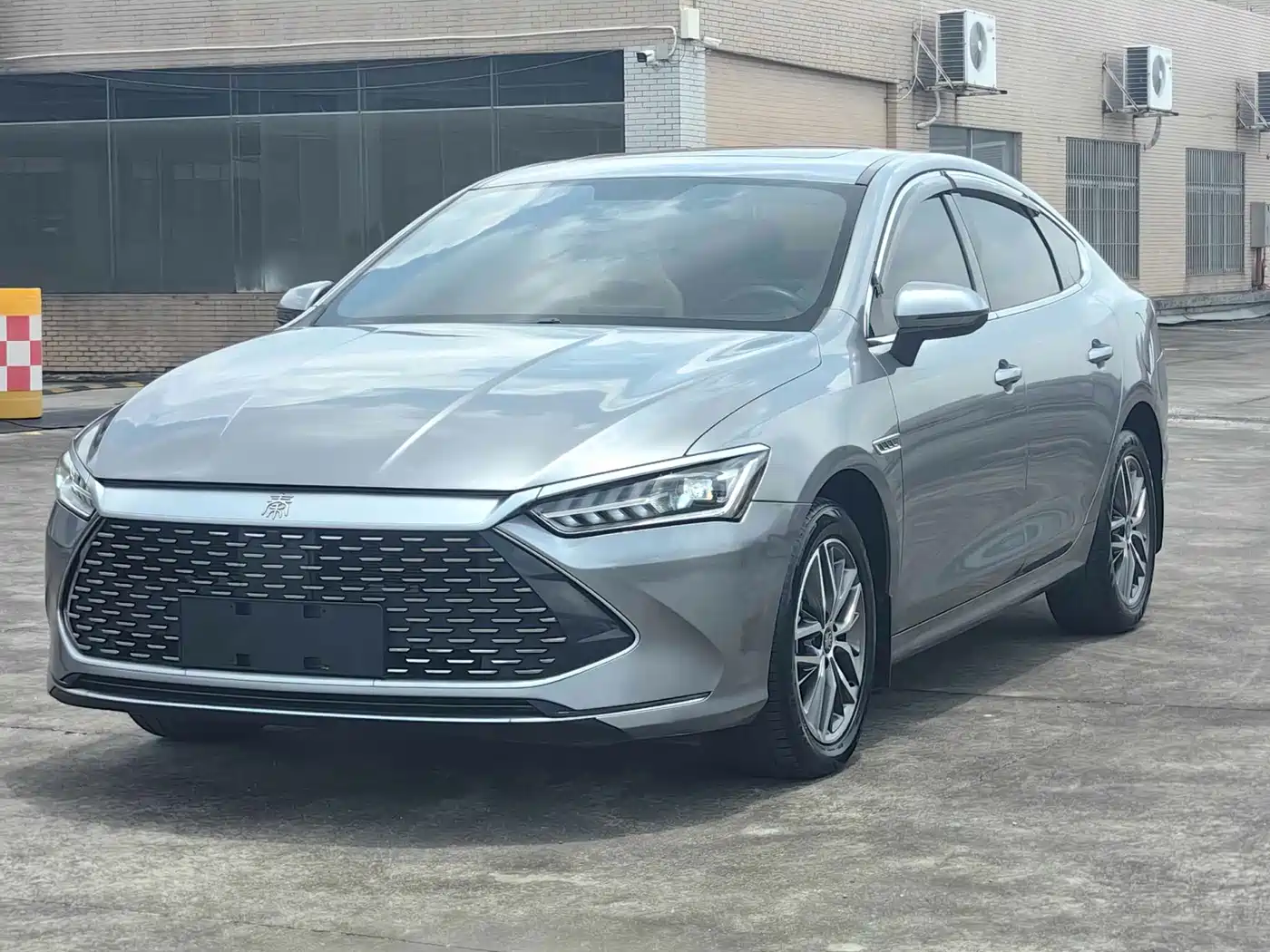 BYD Qin PLUS 2023 Champion Edition DM-i 120KM Leading Type