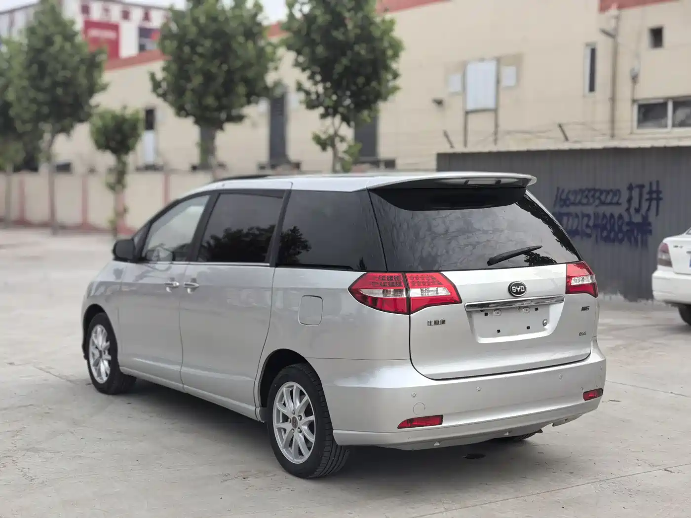 BYD M6 2013 2.4L Manual Premium фото 6