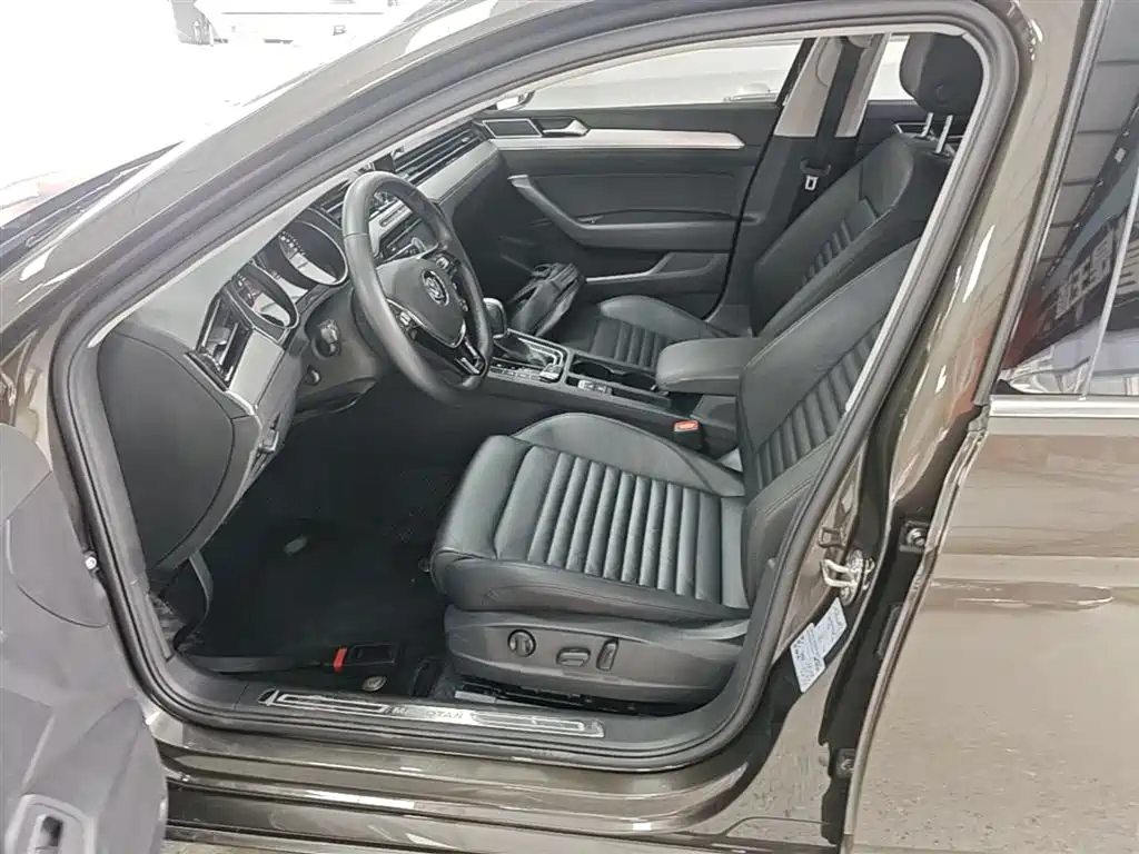 Volkswagen Magotan 2018 330TSI DSG Leading фото 15